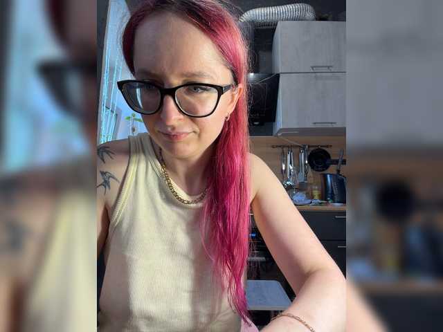 Emma4coy live cam on BongaCams