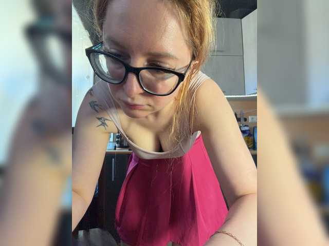 Emma4coy live cam on BongaCams