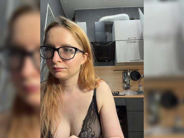 Emma4coy live cam on BongaCams