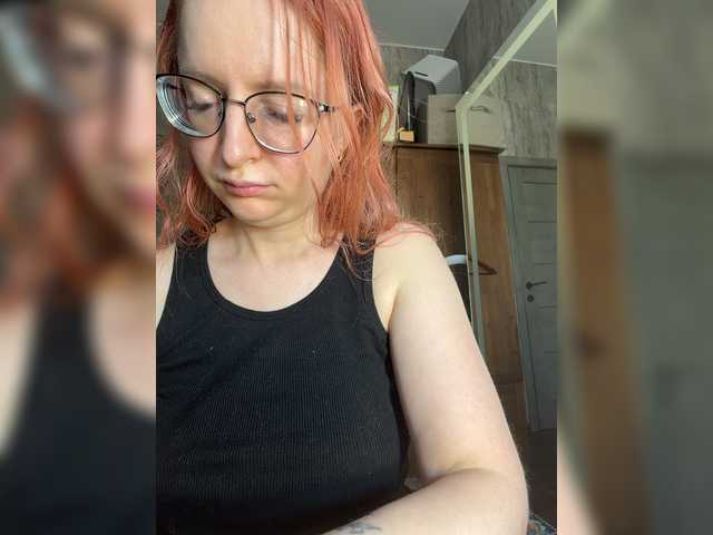 Emma4coy live cam on BongaCams