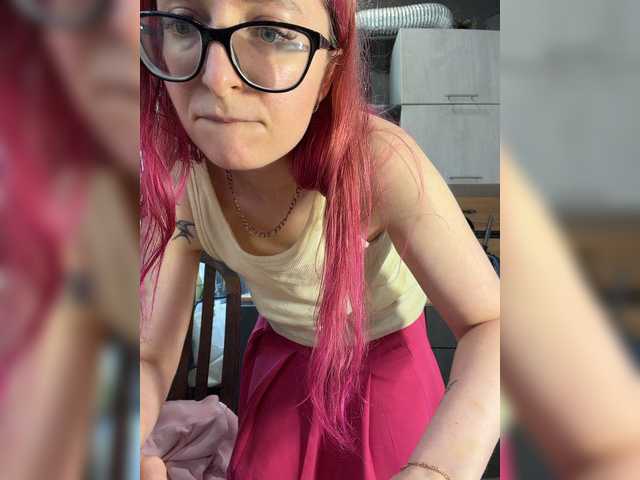 Emma4coy live cam on BongaCams