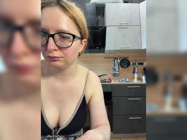 Emma4coy live cam on BongaCams