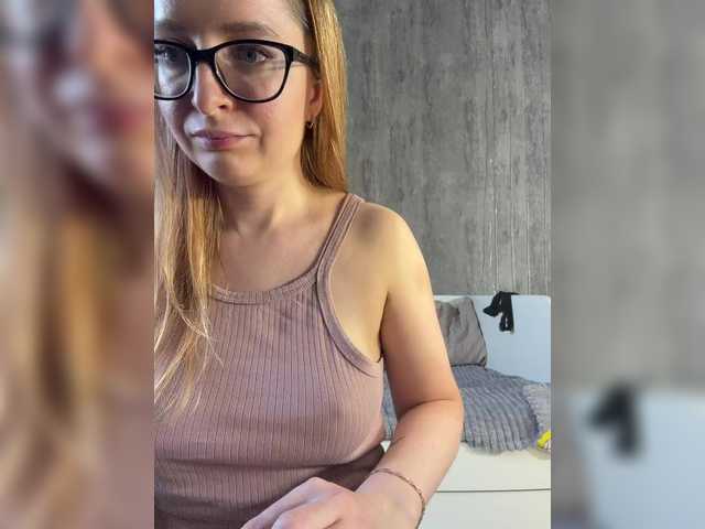 Emma4coy's BongaCams show and profile