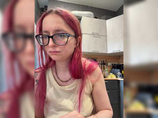 Emma4coy live cam on BongaCams