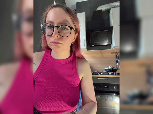 Emma4coy live cam on BongaCams