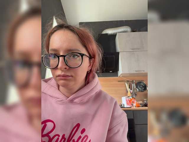 Emma4coy live cam on BongaCams