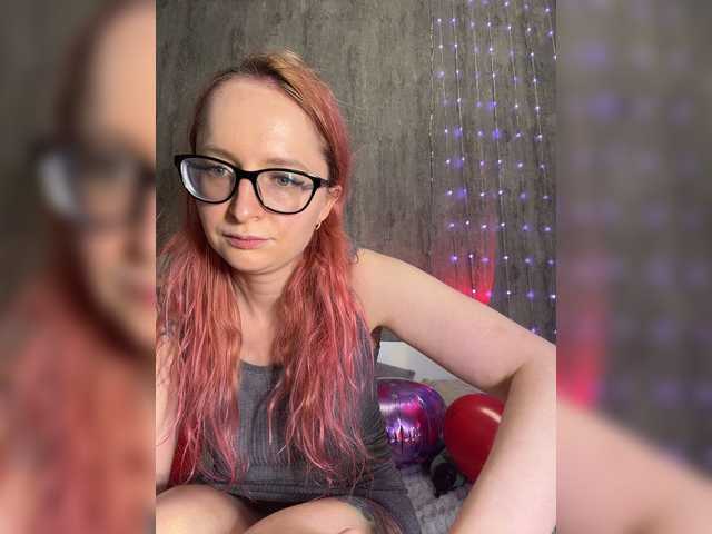 Emma4coy live cam on BongaCams