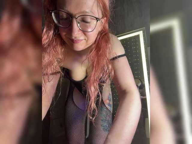 Emma4coy live cam on BongaCams
