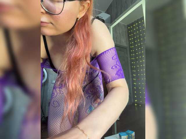 Emma4coy live cam on BongaCams