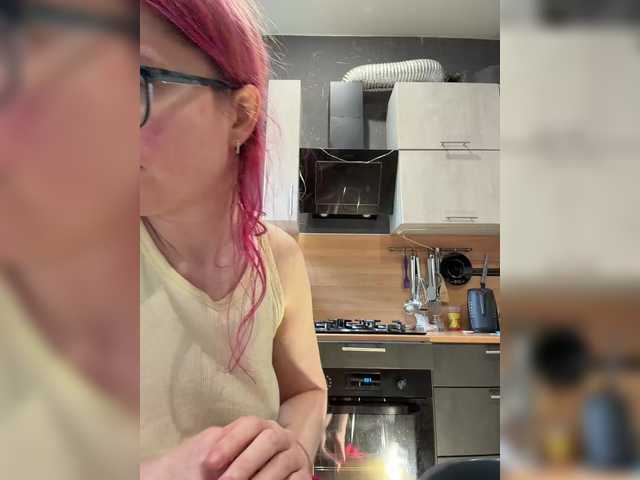 Emma4coy live cam on BongaCams