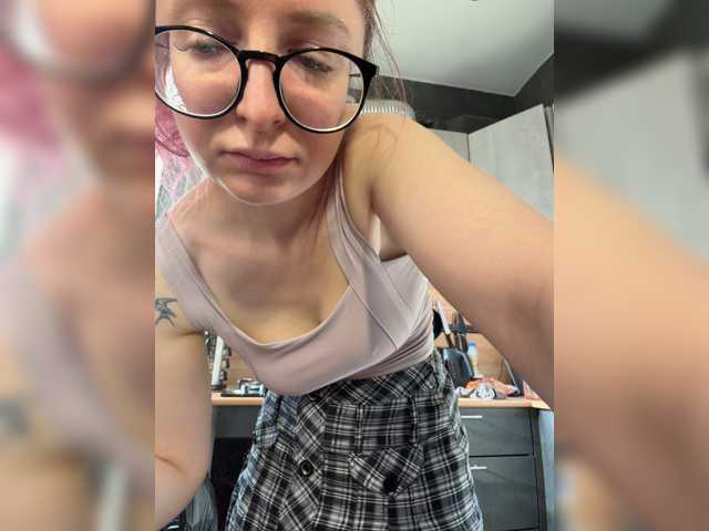 Emma4coy live cam on BongaCams