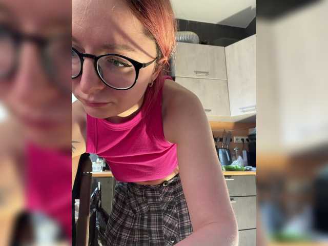 Emma4coy live cam on BongaCams