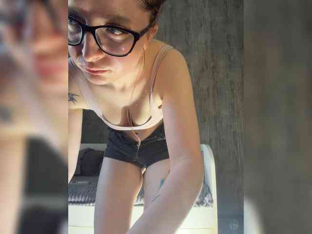 Model: Emma4you