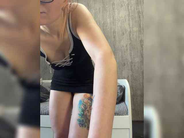 Model: Emma4you