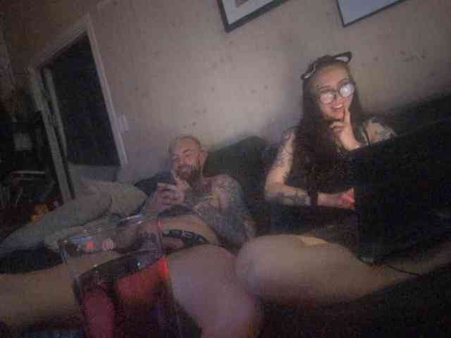 AmateurRoughPlay webcam