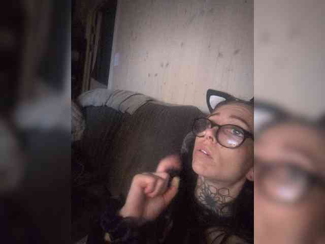 AmateurRoughPlay webcam