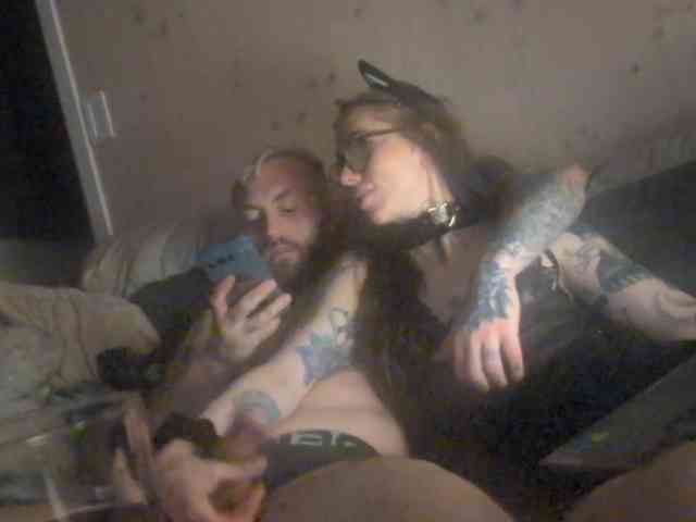 AmateurRoughPlay webcam