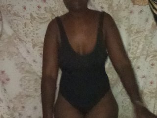 freakcurvy8