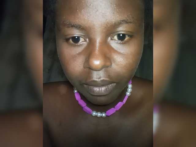 freakcurvy8 live cam on BongaCams