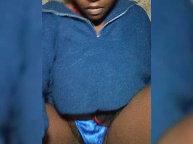 freakcurvy8 live cam on BongaCams