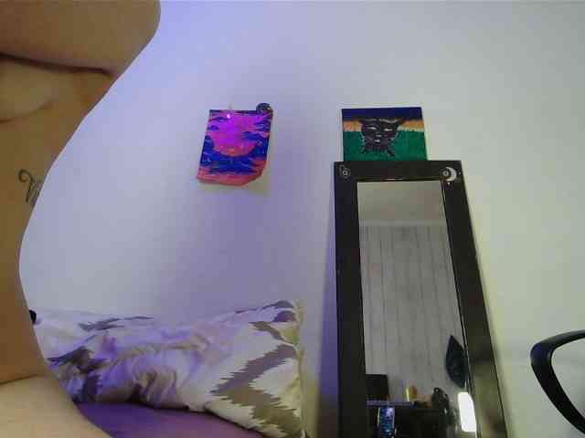 MaryJaneW webcam