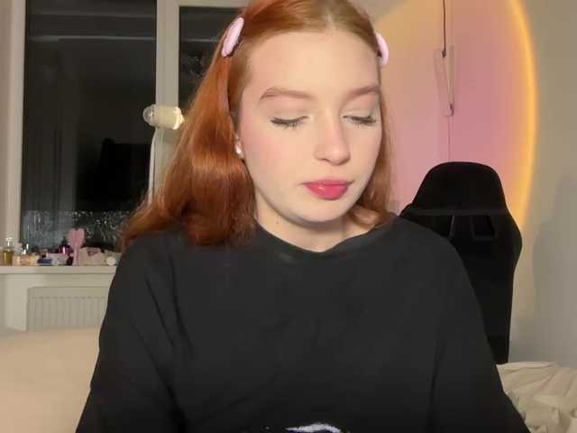 cinnabongirl live cam on BongaCams