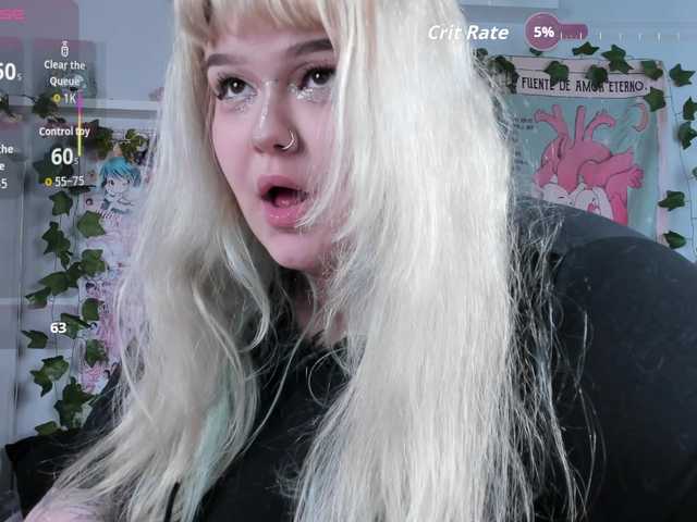 -CandyM1lky-'s BongaCams show and profile