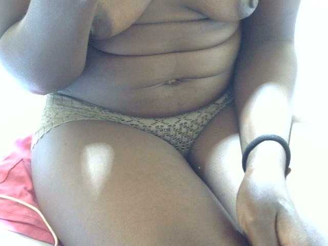 Sexyvilliet live cam on BongaCams