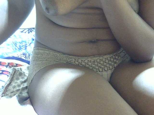 Sexyvilliet live cam on BongaCams