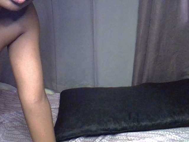 Alitaa live cam on BongaCams