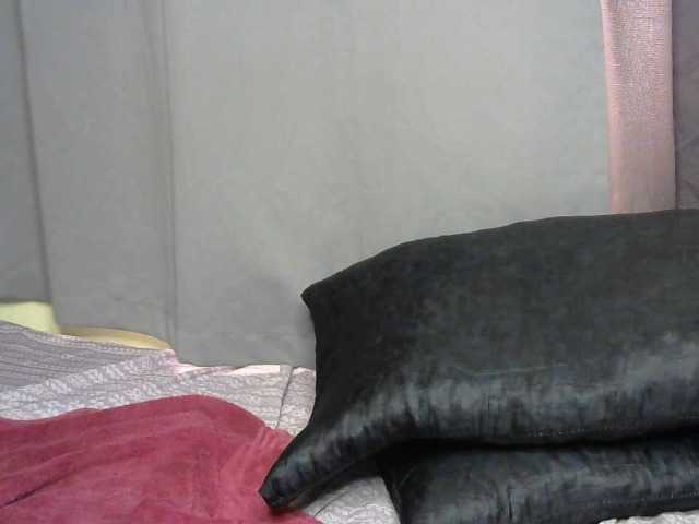 Alitaa live cam on BongaCams