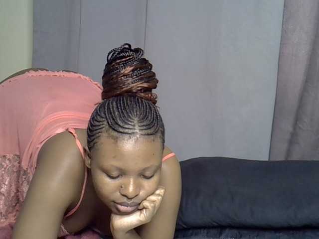Alitaa live cam on BongaCams