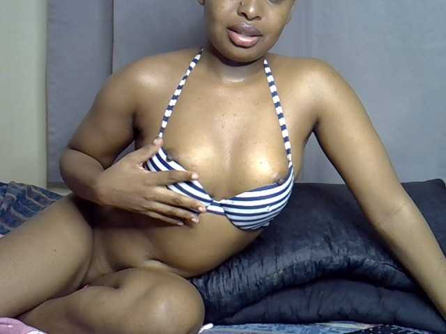 Alitaa live cam on BongaCams