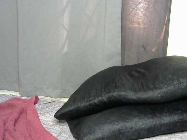 Alitaa live cam on BongaCams