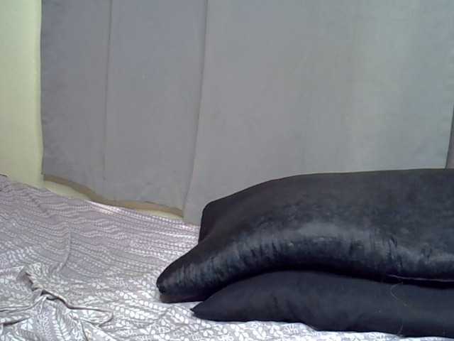 Alitaa live cam on BongaCams