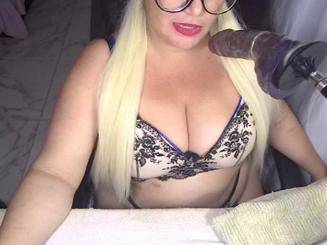 AlissaBecker's BongaCams show and profile