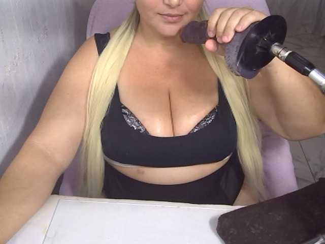AlissaBecker webcam