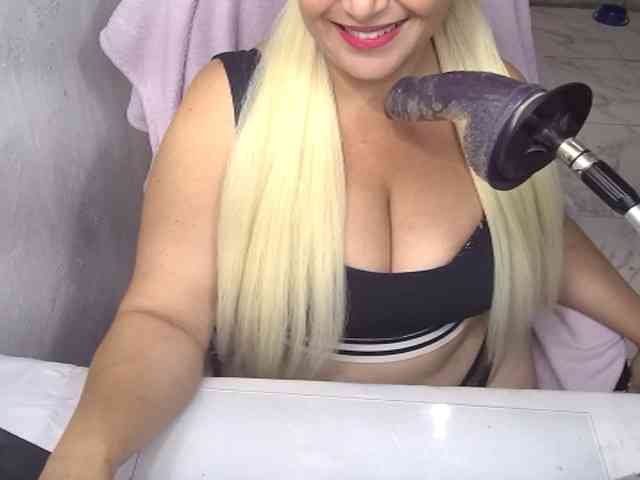AlissaBecker webcam
