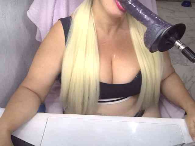 AlissaBecker webcam