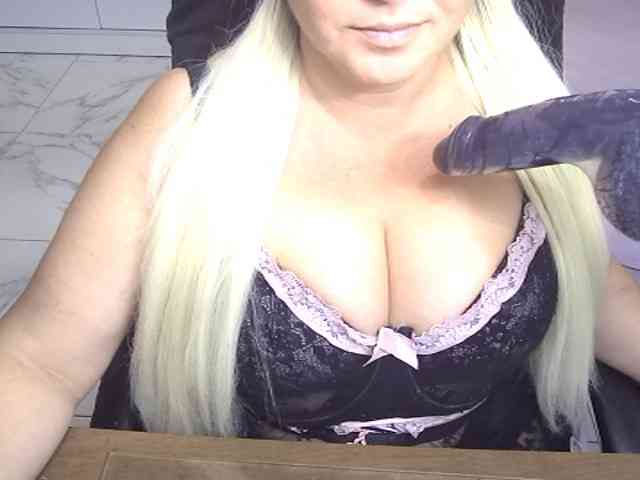 AlissaBecker webcam