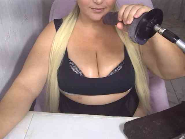 AlissaBecker webcam