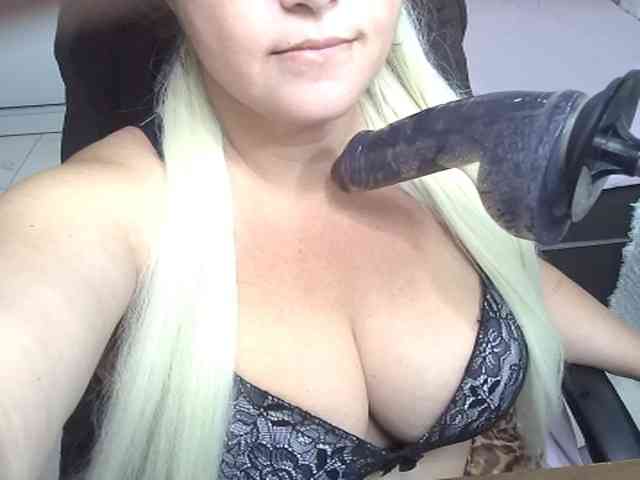 AlissaBecker webcam