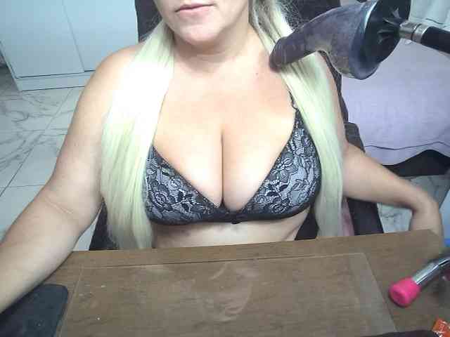 AlissaBecker webcam