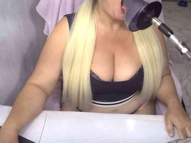 AlissaBecker webcam