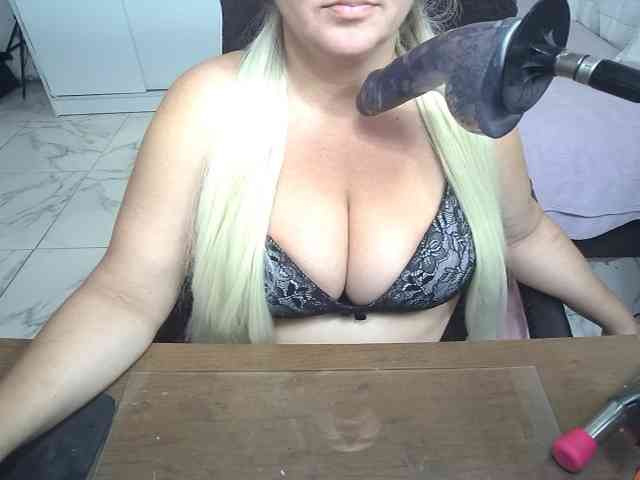 Modelo: AlissaBecker