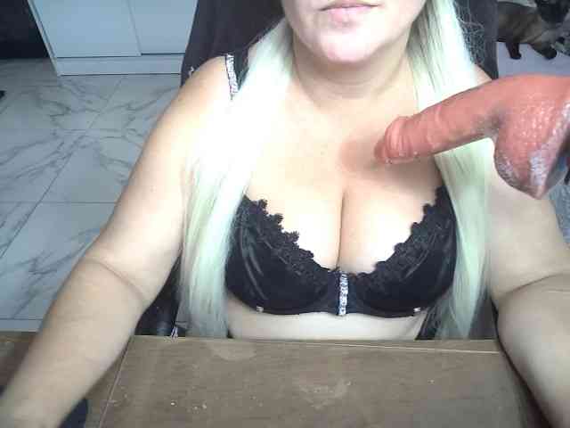 AlissaBecker webcam