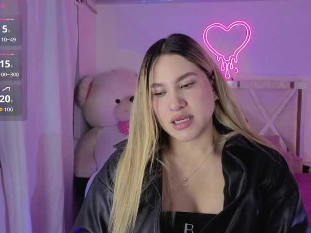 SAAYA-TAY's BongaCams show and profile