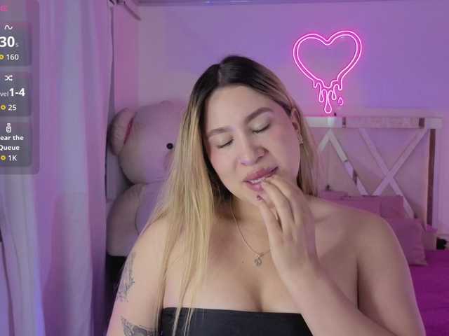 SAAYA-TAY's BongaCams show and profile