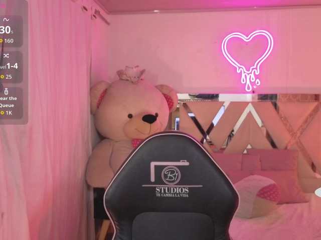 SAAYA-TAY's BongaCams show and profile