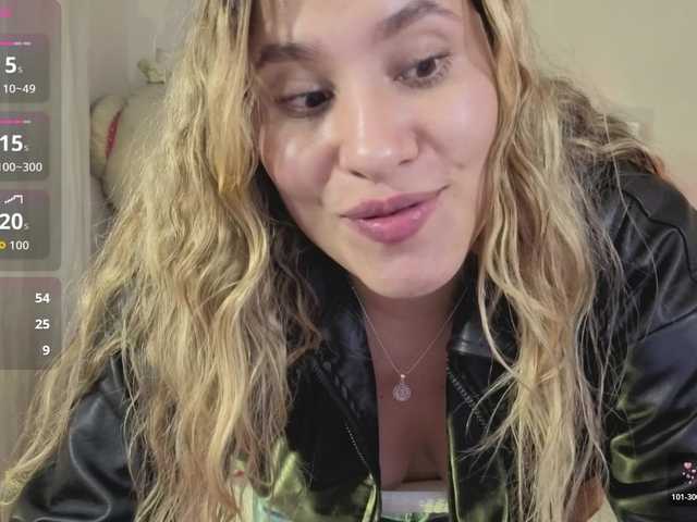 SAAYA-TAY's BongaCams show and profile